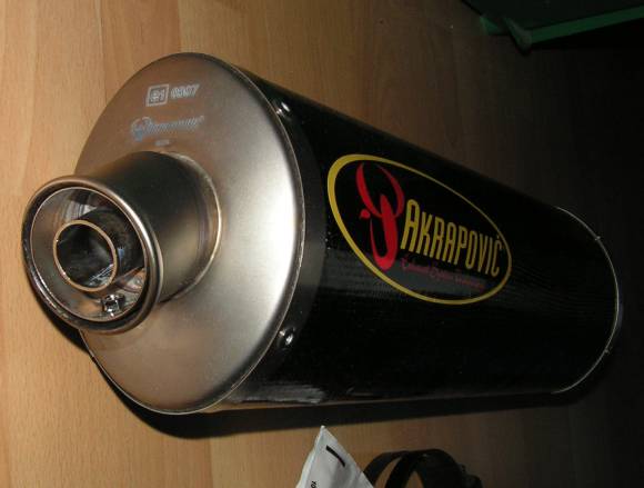 Fabelhafte Akrapovic E Nummer Plakette Bild